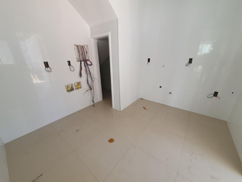 Bello Village | Casa a venda com 3 quartos 2 vagas na Estrada do Fio