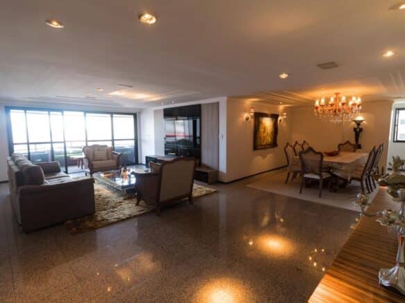 Apartamento de Alto Padrão no Meireles