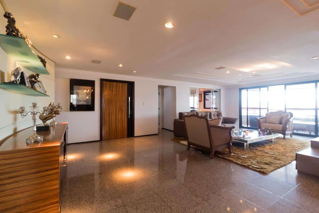 Apartamento de Alto Padrão no Meireles