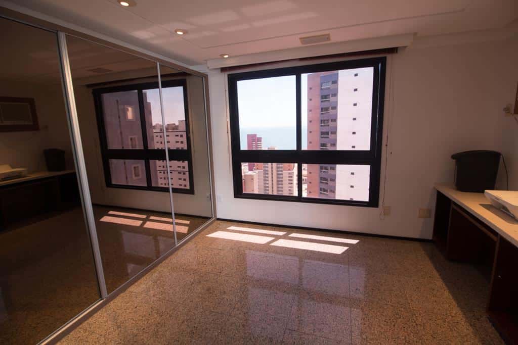 Apartamento de Alto Padrão no Meireles