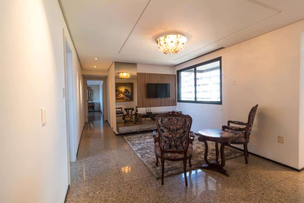 Apartamento de Alto Padrão no Meireles