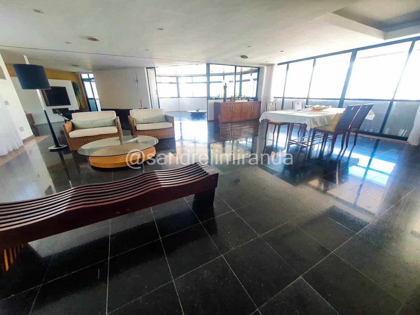 Amplo apartamento à Venda no Meireles 3 Quartos