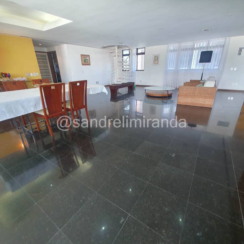 Amplo apartamento à Venda no Meireles 3 Quartos