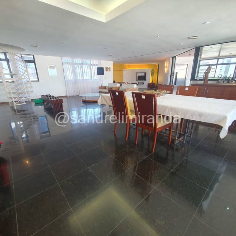 Amplo apartamento à Venda no Meireles 3 Quartos