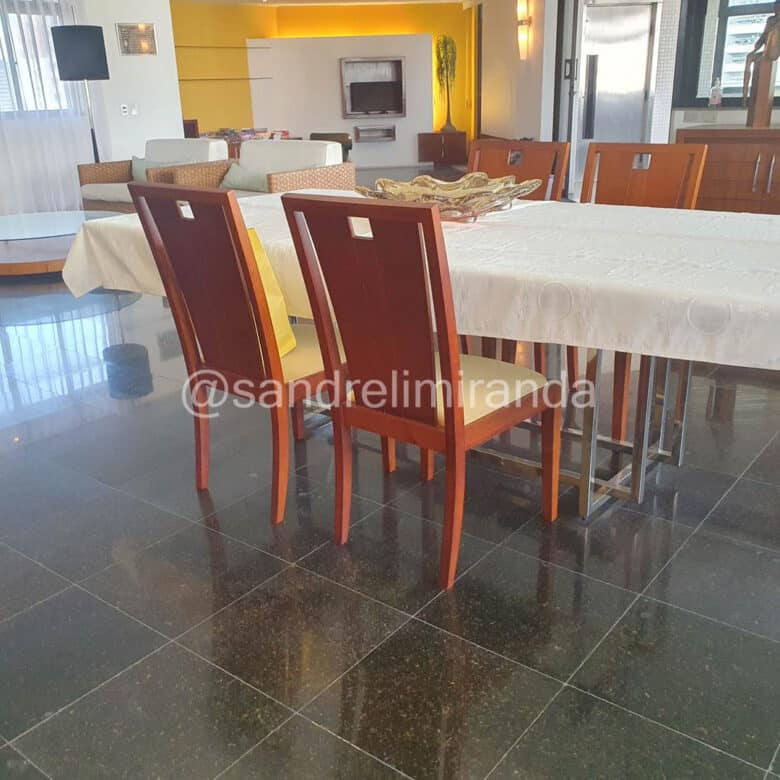 Amplo apartamento à Venda no Meireles 3 Quartos