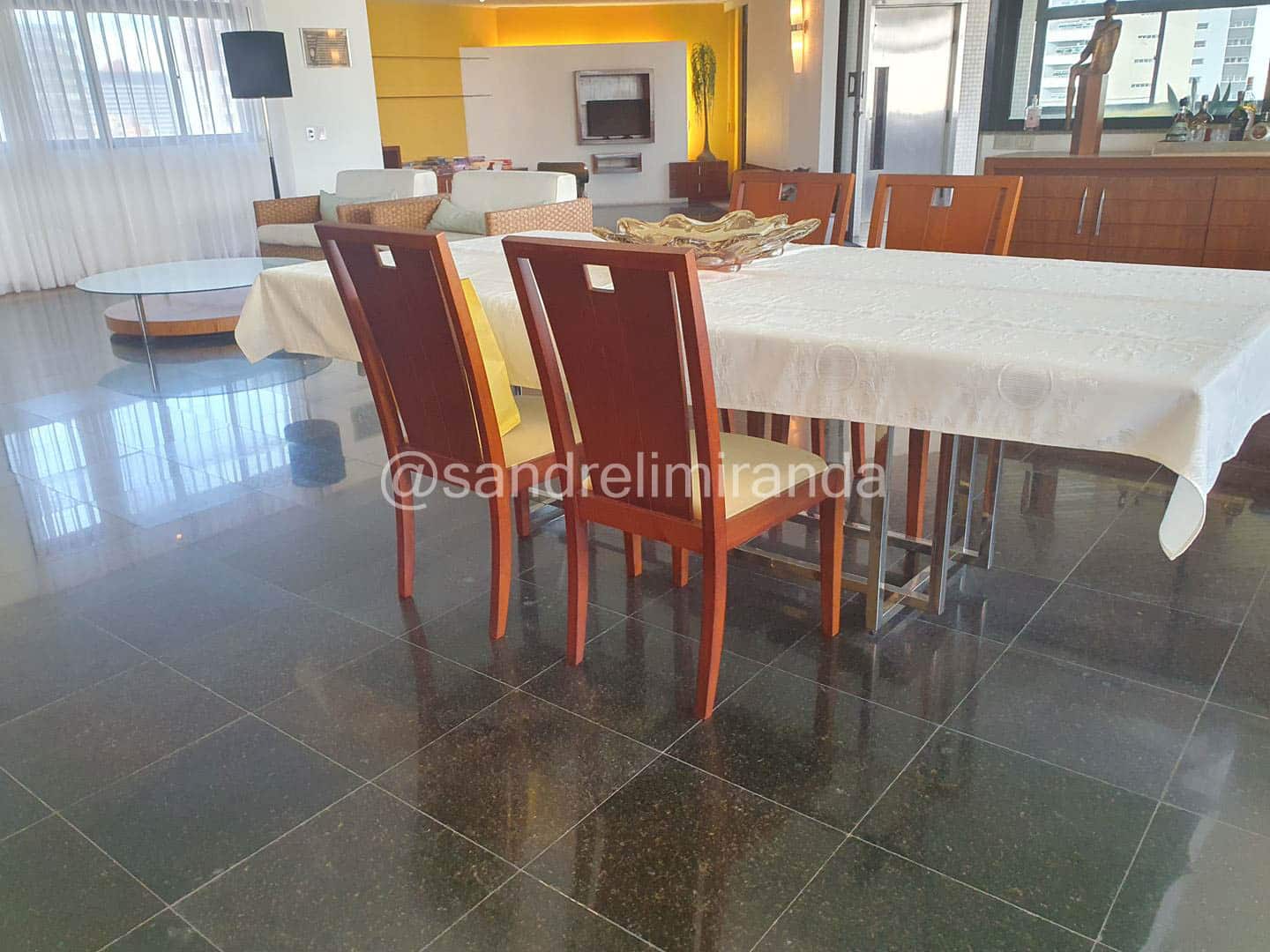 Amplo apartamento à Venda no Meireles 3 Quartos