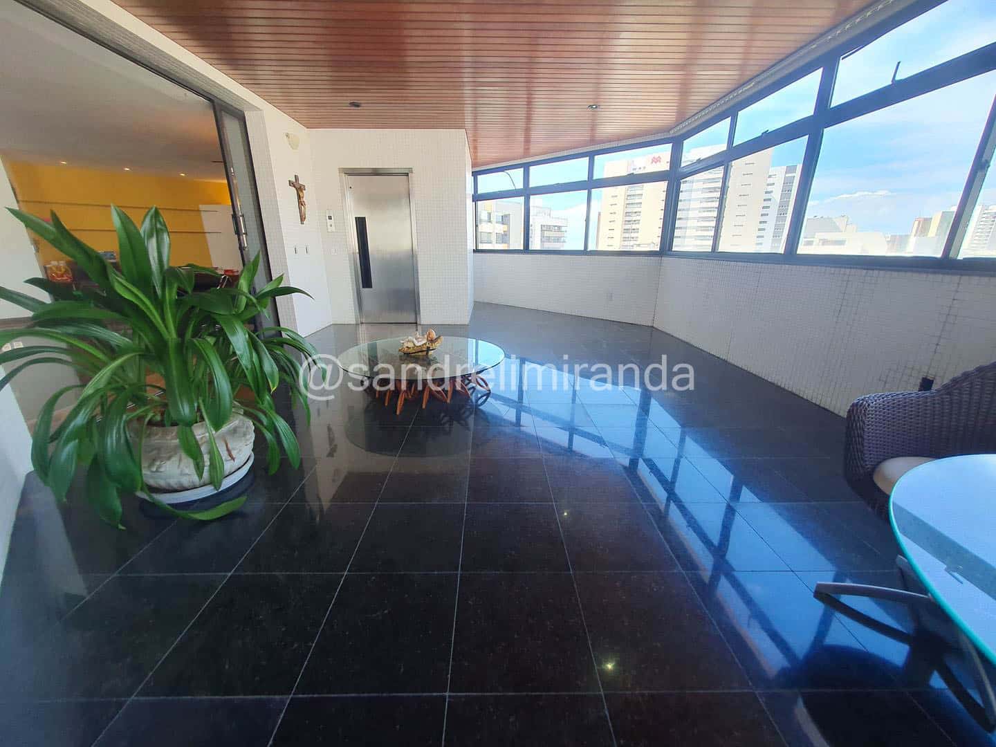 Amplo apartamento à Venda no Meireles 3 Quartos