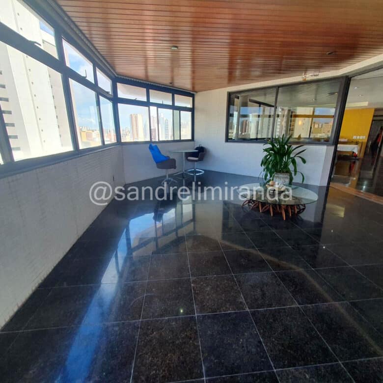 Amplo apartamento à Venda no Meireles 3 Quartos