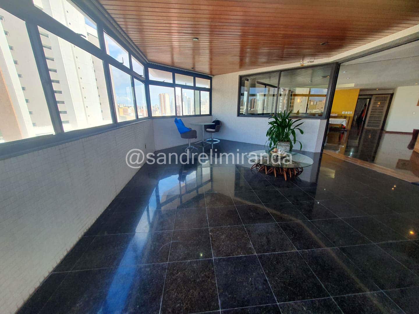 Amplo apartamento à Venda no Meireles 3 Quartos