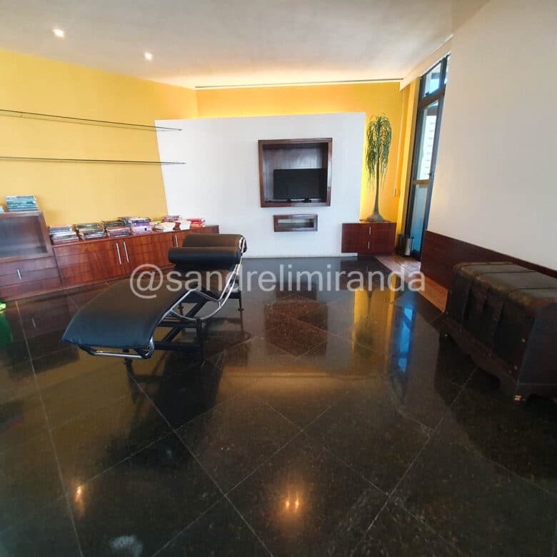 Amplo apartamento à Venda no Meireles 3 Quartos
