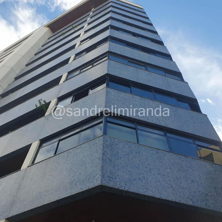 Amplo apartamento à Venda no Meireles 3 Quartos