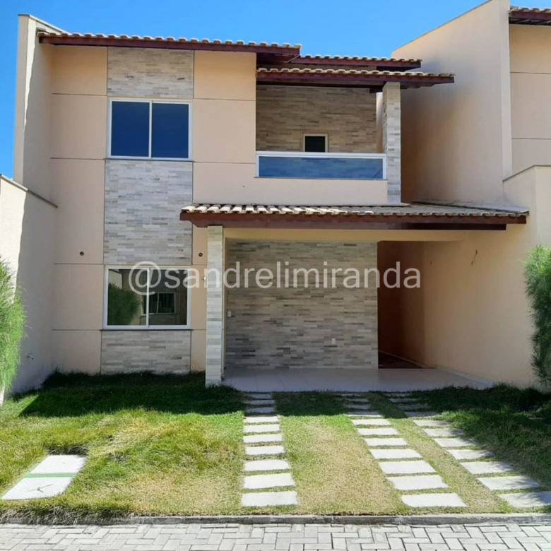 Casa Duplex na Cidade dos Funcionários – Pronta para Morar