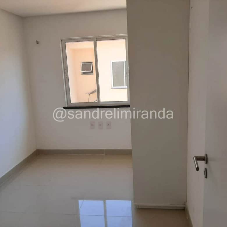Casa Duplex na Cidade dos Funcionários – Pronta para Morar