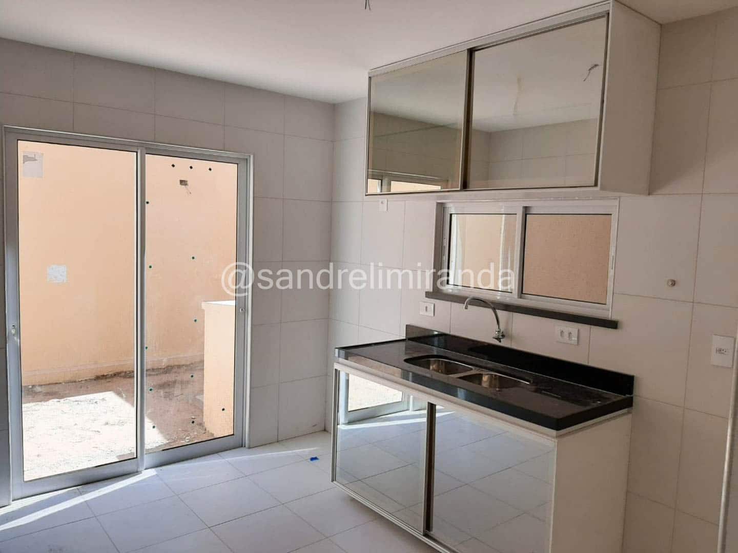 Casa Duplex na Cidade dos Funcionários – Pronta para Morar