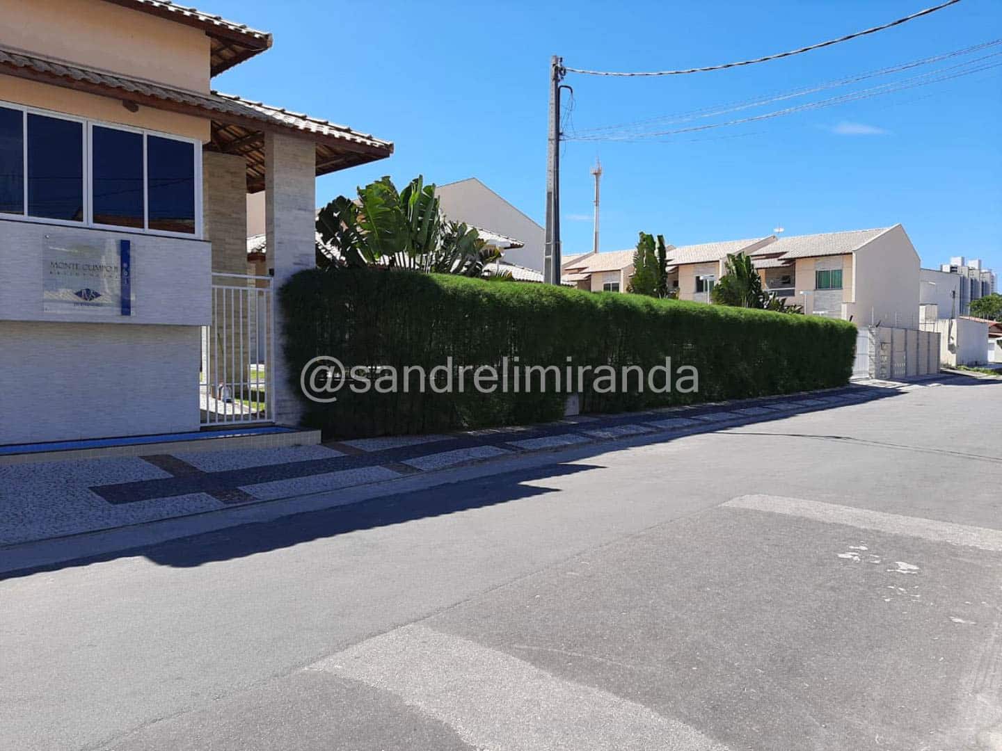 Casa Duplex na Cidade dos Funcionários – Pronta para Morar