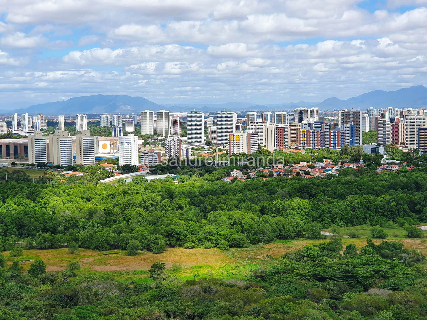 Apartamento à Venda 3 quartos, 2 Vagas Vista para o Cocó