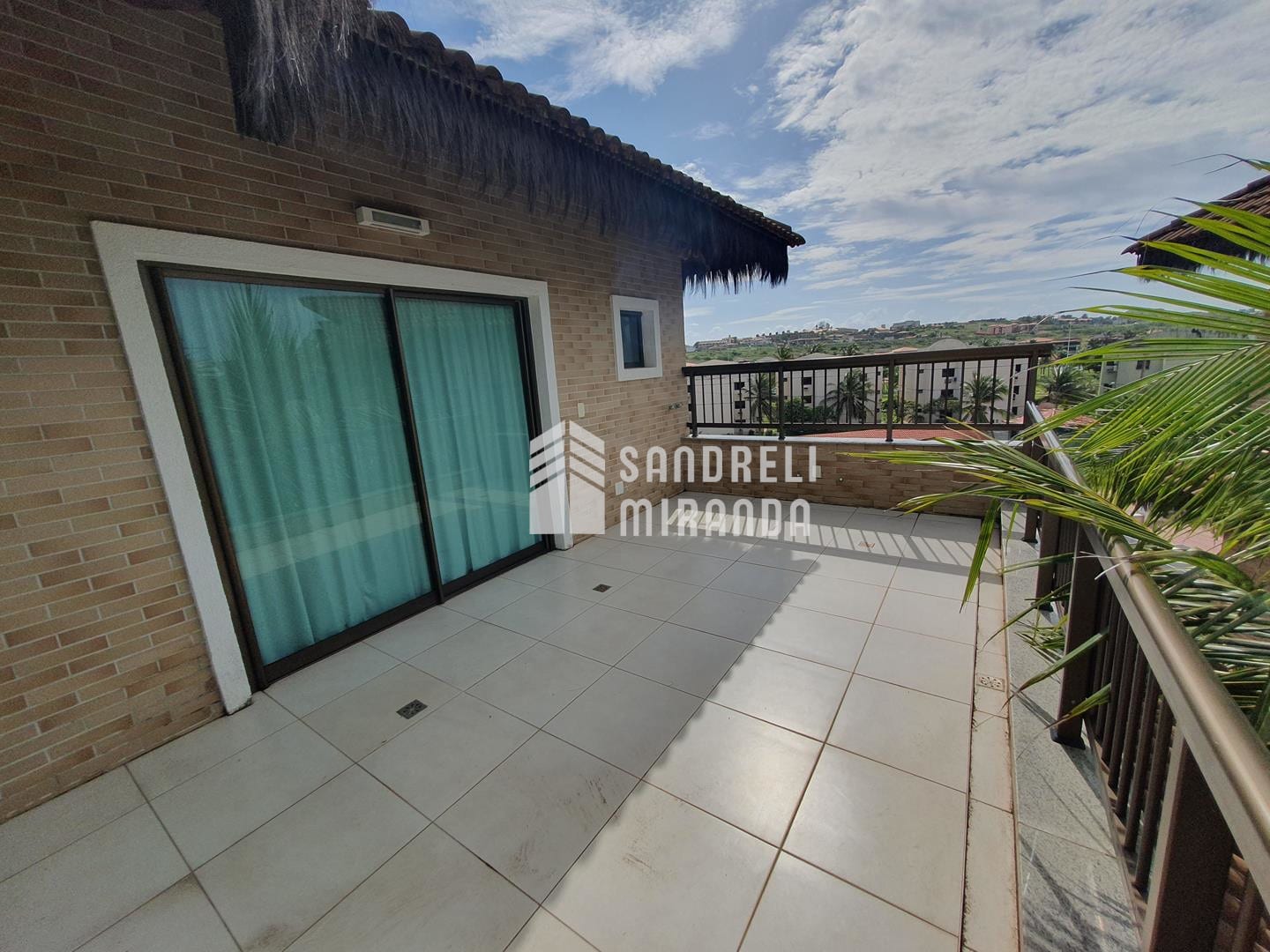 Cobertura Duplex à Venda no Porto das Dunas – Parque das Ilhas