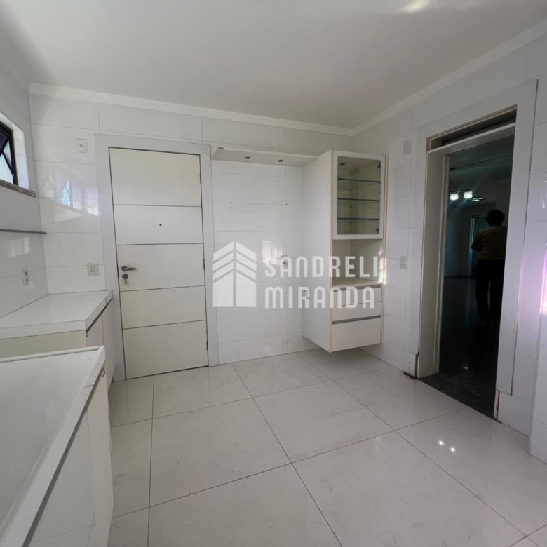Apartamento a Venda com 3 quartos 3 vagas | Guararapes