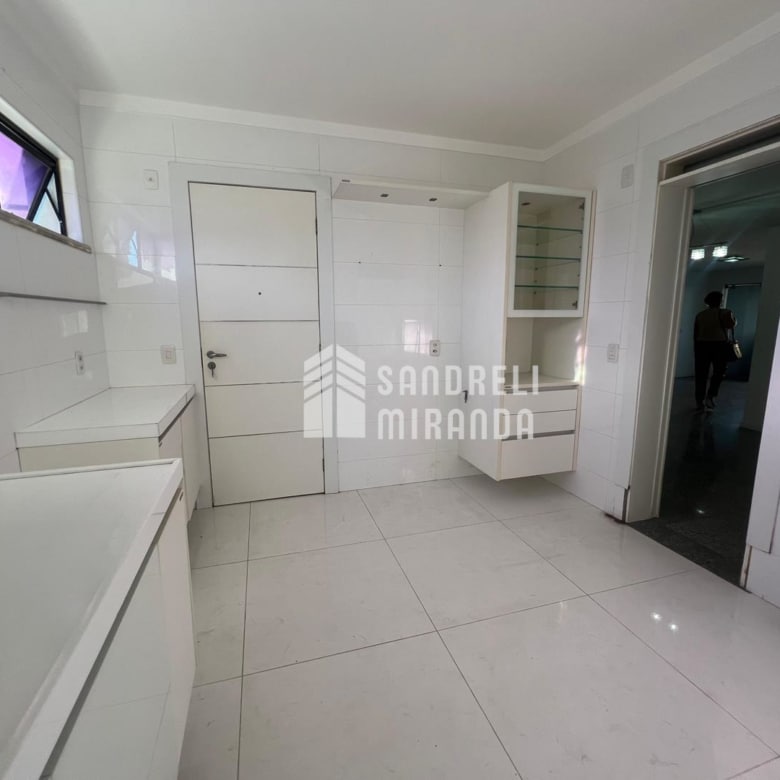 Apartamento a Venda com 3 quartos 3 vagas | Guararapes