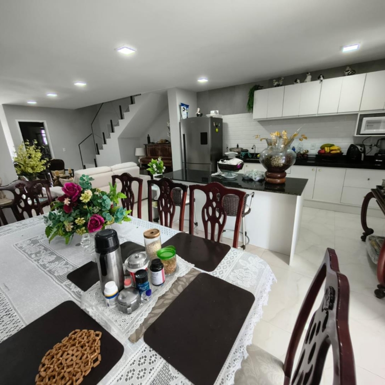 Casa Duplex Nova com 4 Suítes, 177 m² e Excelente Acabamento – R$ 720 Mil