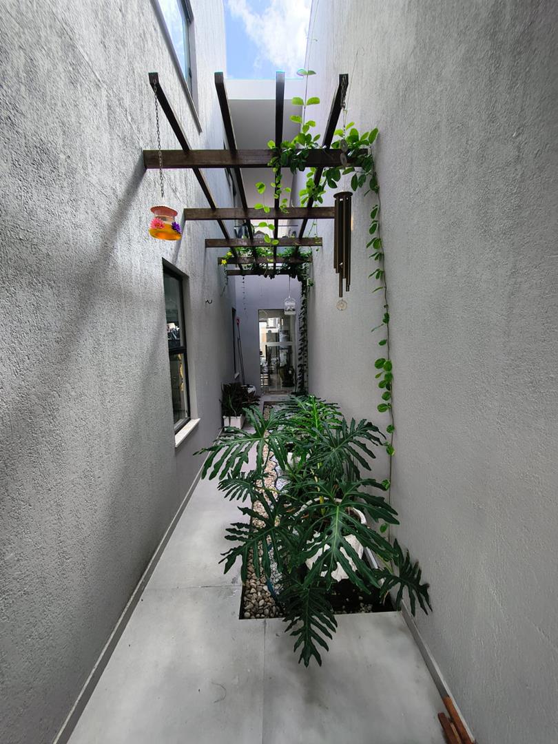 Casa Duplex Nova com 4 Suítes, 177 m² e Excelente Acabamento – R$ 720 Mil