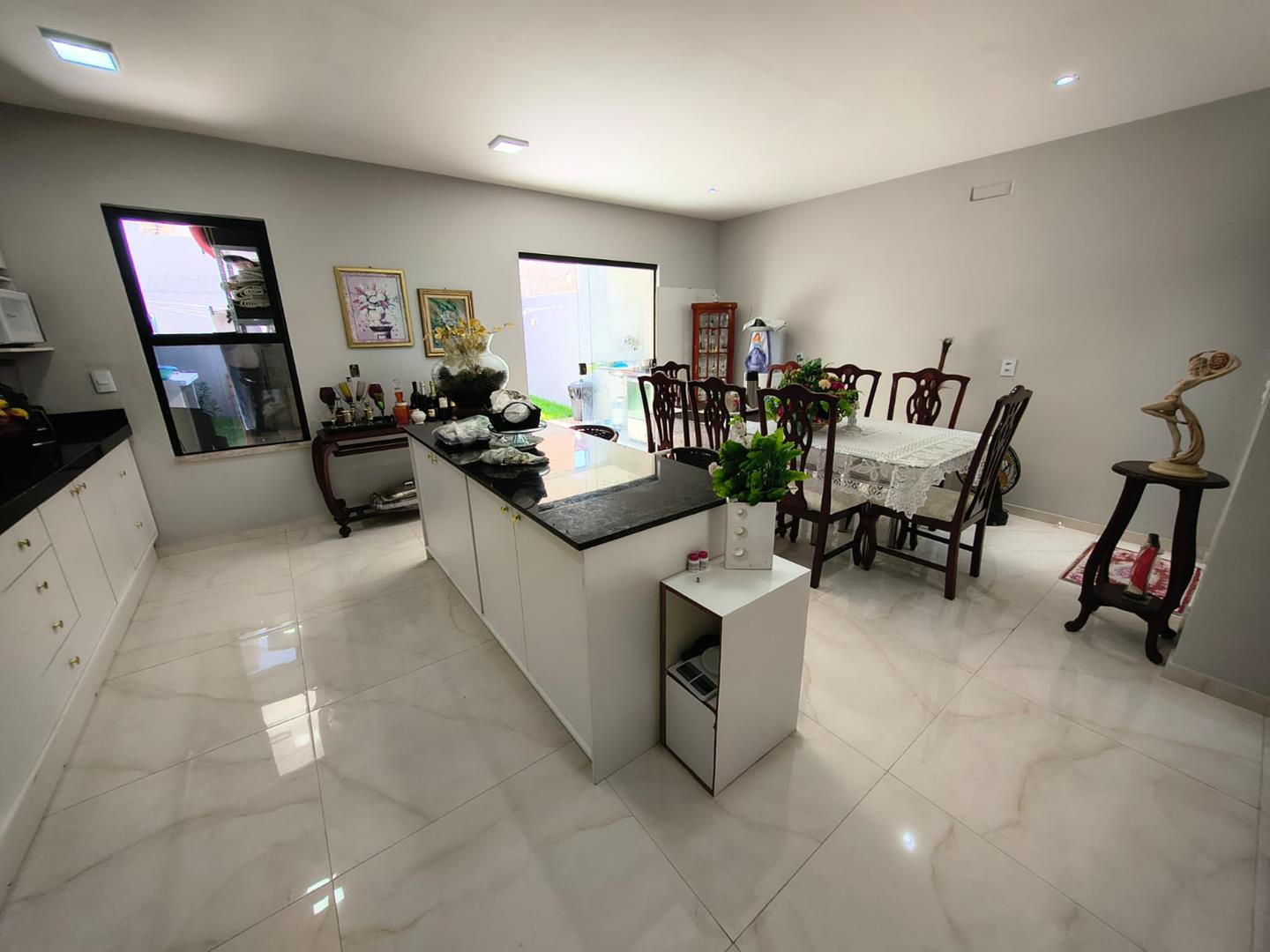 Casa Duplex Nova com 4 Suítes, 177 m² e Excelente Acabamento – R$ 720 Mil