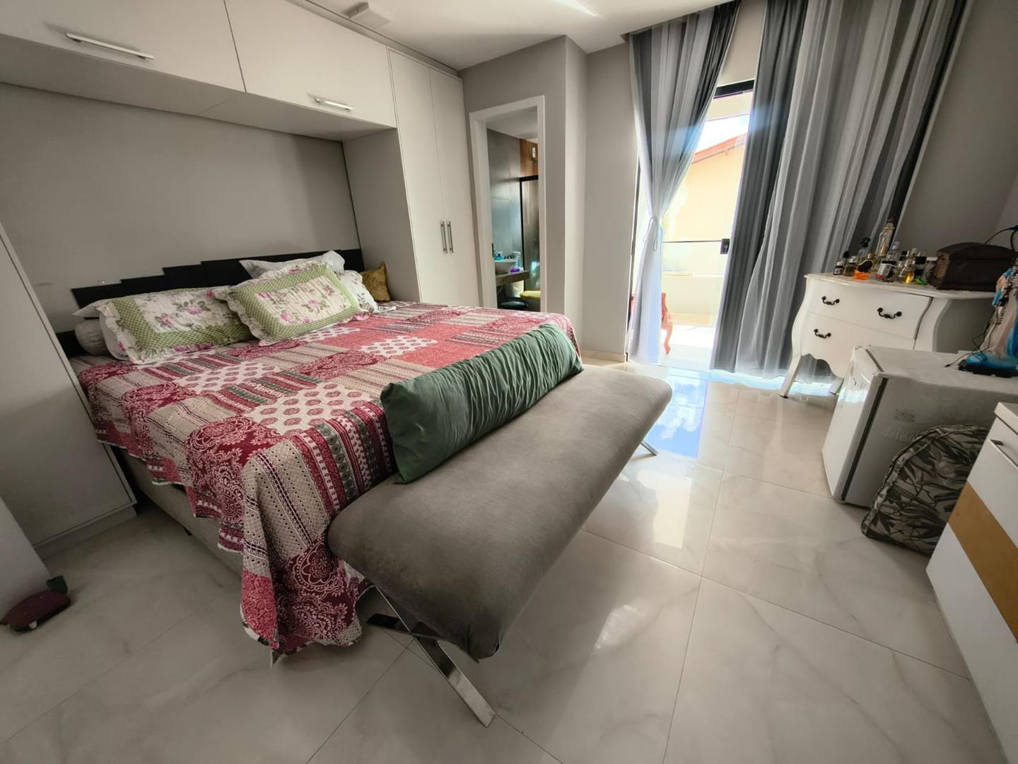 Casa Duplex Nova com 4 Suítes, 177 m² e Excelente Acabamento – R$ 720 Mil