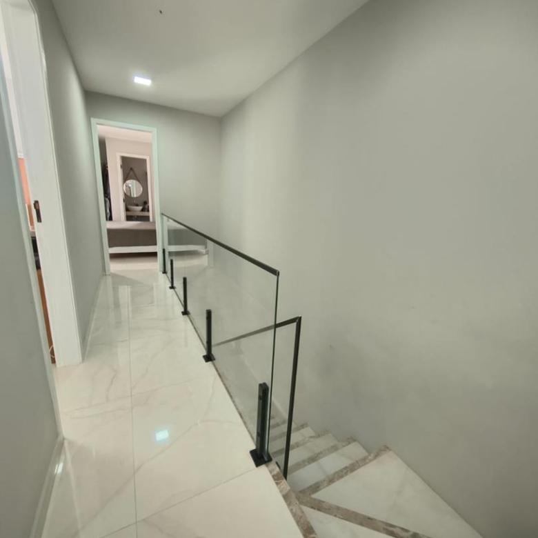 Casa Duplex Nova com 4 Suítes, 177 m² e Excelente Acabamento – R$ 720 Mil