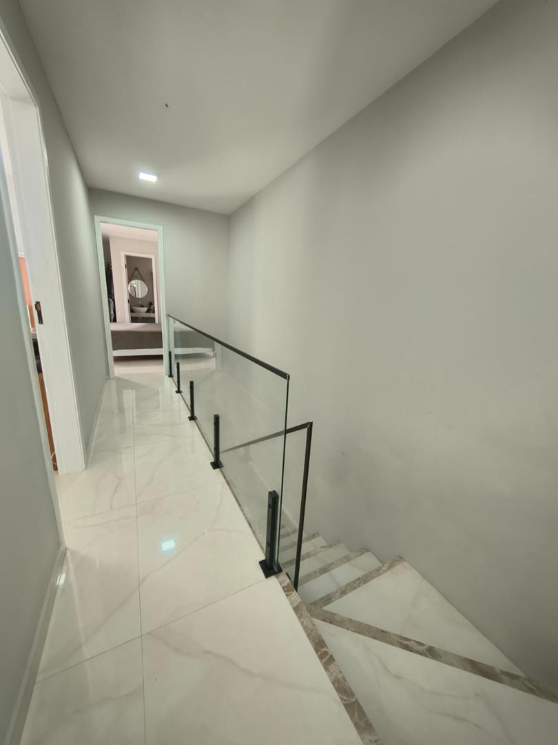 Casa Duplex Nova com 4 Suítes, 177 m² e Excelente Acabamento – R$ 720 Mil