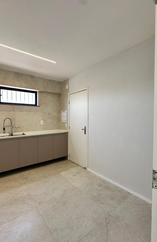 Cobertura à venda na Aldeota com 251 m², 4 suítes e 4 vagas próximo ao RioMar