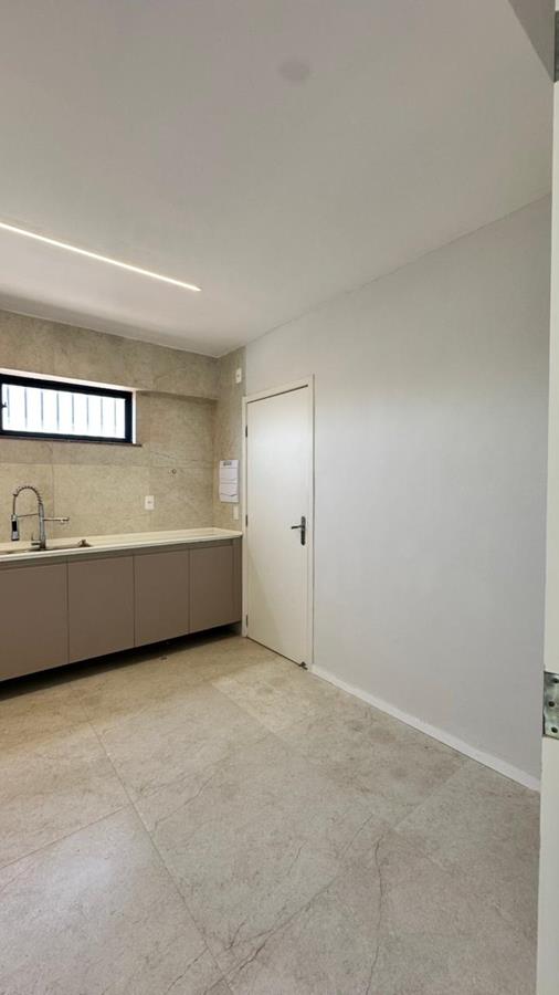 Cobertura à venda na Aldeota com 251 m², 4 suítes e 4 vagas próximo ao RioMar