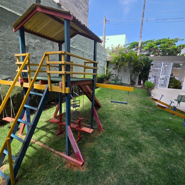Cobertura à venda na Aldeota com 251 m², 4 suítes e 4 vagas próximo ao RioMar