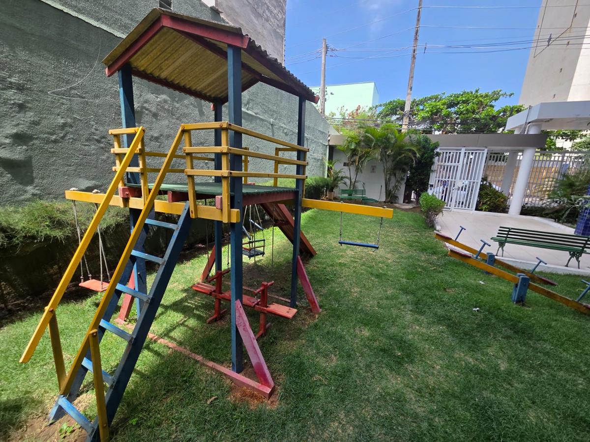 Cobertura à venda na Aldeota com 251 m², 4 suítes e 4 vagas próximo ao RioMar