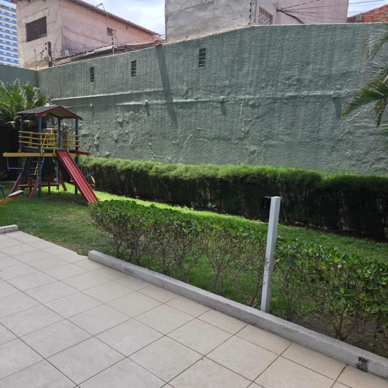 Cobertura à venda na Aldeota com 251 m², 4 suítes e 4 vagas próximo ao RioMar