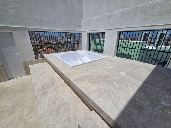 Cobertura à venda na Aldeota com 251 m², 4 suítes e 4 vagas próximo ao RioMar