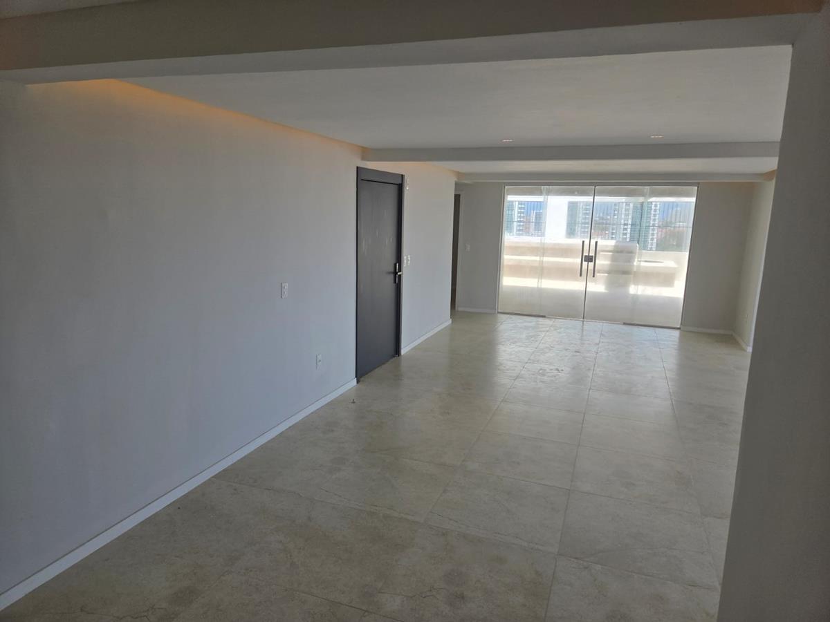 Cobertura à venda na Aldeota com 251 m², 4 suítes e 4 vagas próximo ao RioMar