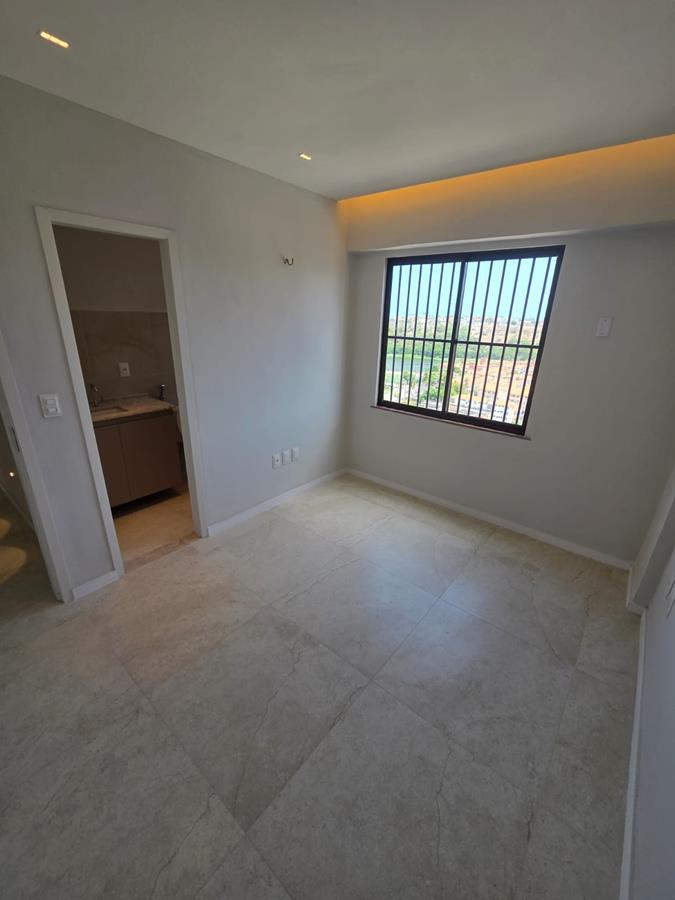 Cobertura à venda na Aldeota com 251 m², 4 suítes e 4 vagas próximo ao RioMar