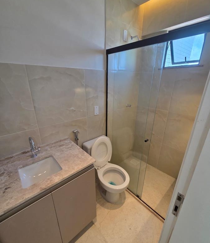 Cobertura à venda na Aldeota com 251 m², 4 suítes e 4 vagas próximo ao RioMar