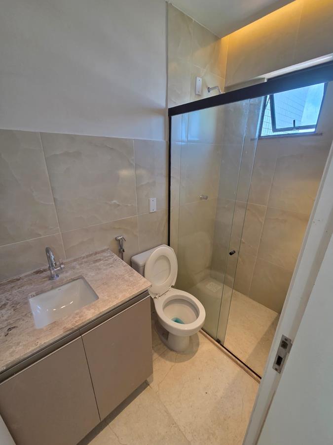 Cobertura à venda na Aldeota com 251 m², 4 suítes e 4 vagas próximo ao RioMar