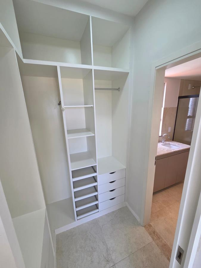 Cobertura à venda na Aldeota com 251 m², 4 suítes e 4 vagas próximo ao RioMar