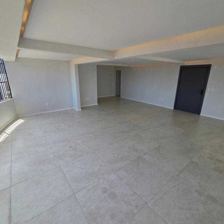 Cobertura à venda na Aldeota com 251 m², 4 suítes e 4 vagas próximo ao RioMar