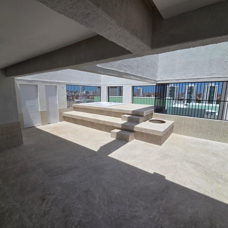 Cobertura à venda na Aldeota com 251 m², 4 suítes e 4 vagas próximo ao RioMar