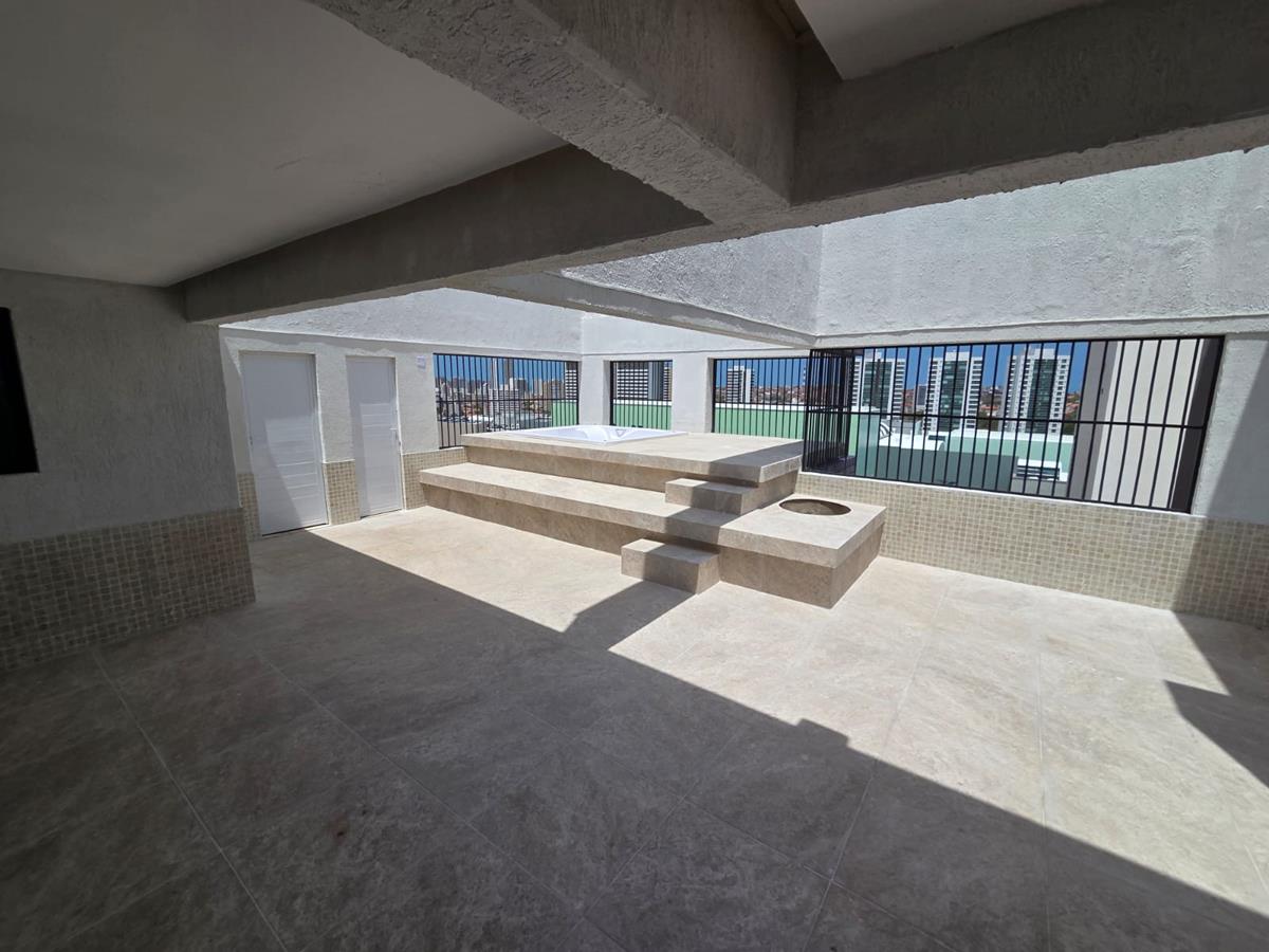Cobertura à venda na Aldeota com 251 m², 4 suítes e 4 vagas próximo ao RioMar