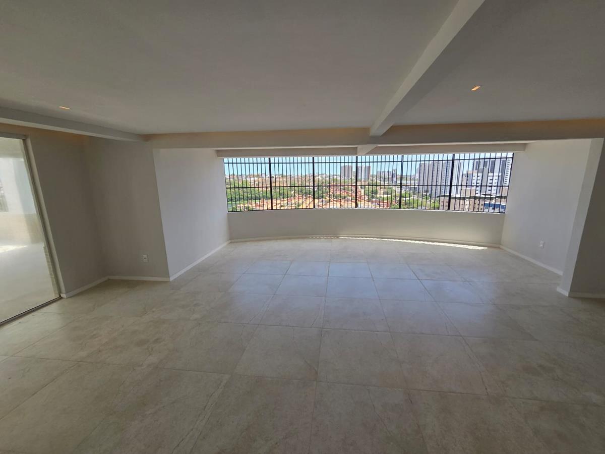Cobertura à venda na Aldeota com 251 m², 4 suítes e 4 vagas próximo ao RioMar