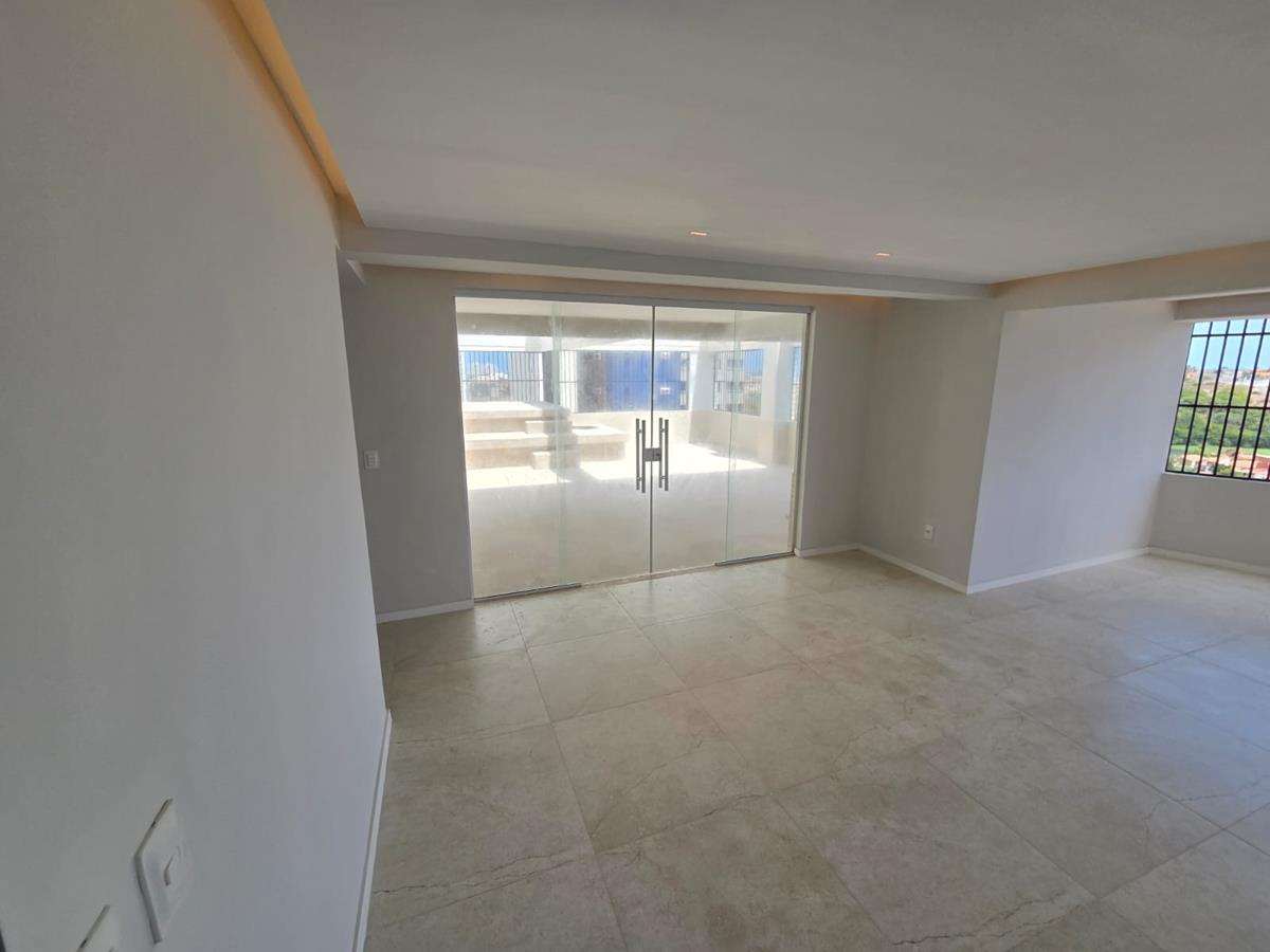 Cobertura à venda na Aldeota com 251 m², 4 suítes e 4 vagas próximo ao RioMar