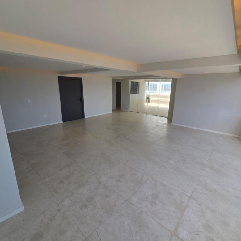 Cobertura à venda na Aldeota com 251 m², 4 suítes e 4 vagas próximo ao RioMar