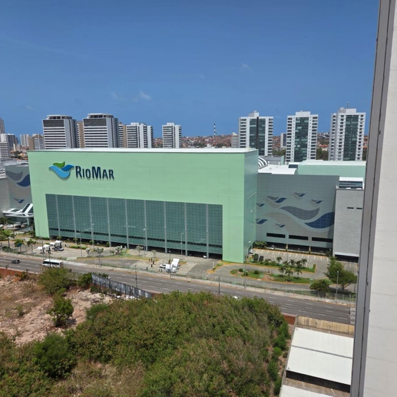 Cobertura à venda na Aldeota com 251 m², 4 suítes e 4 vagas próximo ao RioMar
