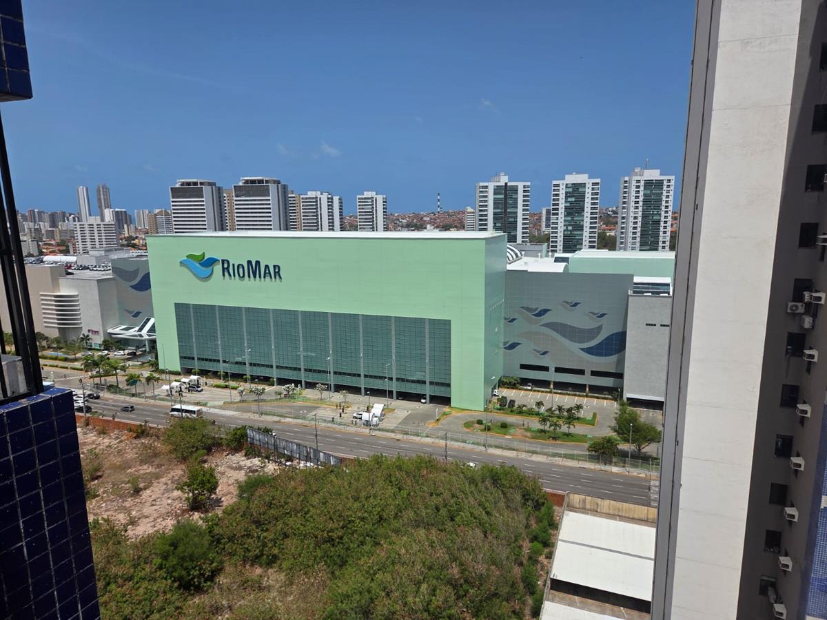 Cobertura à venda na Aldeota com 251 m², 4 suítes e 4 vagas próximo ao RioMar