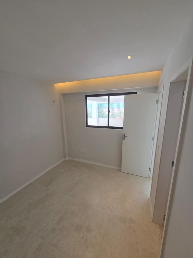 Cobertura à venda na Aldeota com 251 m², 4 suítes e 4 vagas próximo ao RioMar