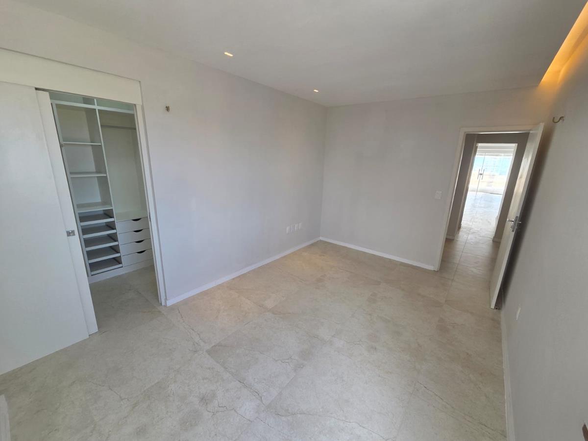 Cobertura à venda na Aldeota com 251 m², 4 suítes e 4 vagas próximo ao RioMar